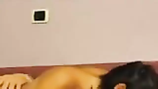 Узбечка разбудила парня минетом и трахнула