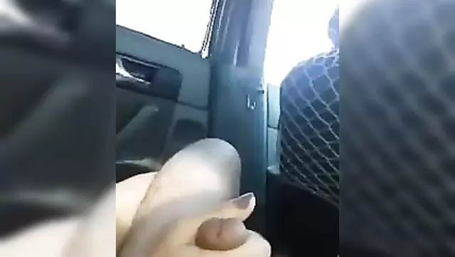 Минет в машине от горячей узбечки